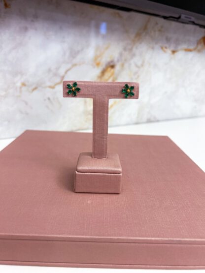 PAR DE BRINCOS FLOR ESMERALDA - Image 3