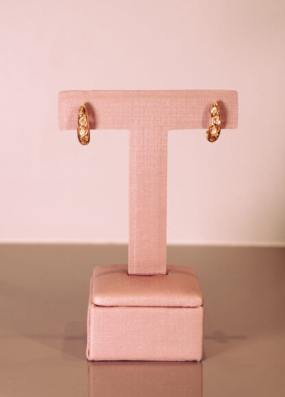 PAR DE BRINCOS ARGOLAS COM DIAMANTES