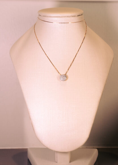 COLAR COM PINGENTE PONTO DE LUZ CRAVEJADO COM ZIRCONIA TMG